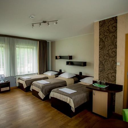 Restauracja Sonata Bed and Breakfast Zwierzyniec Esterno foto